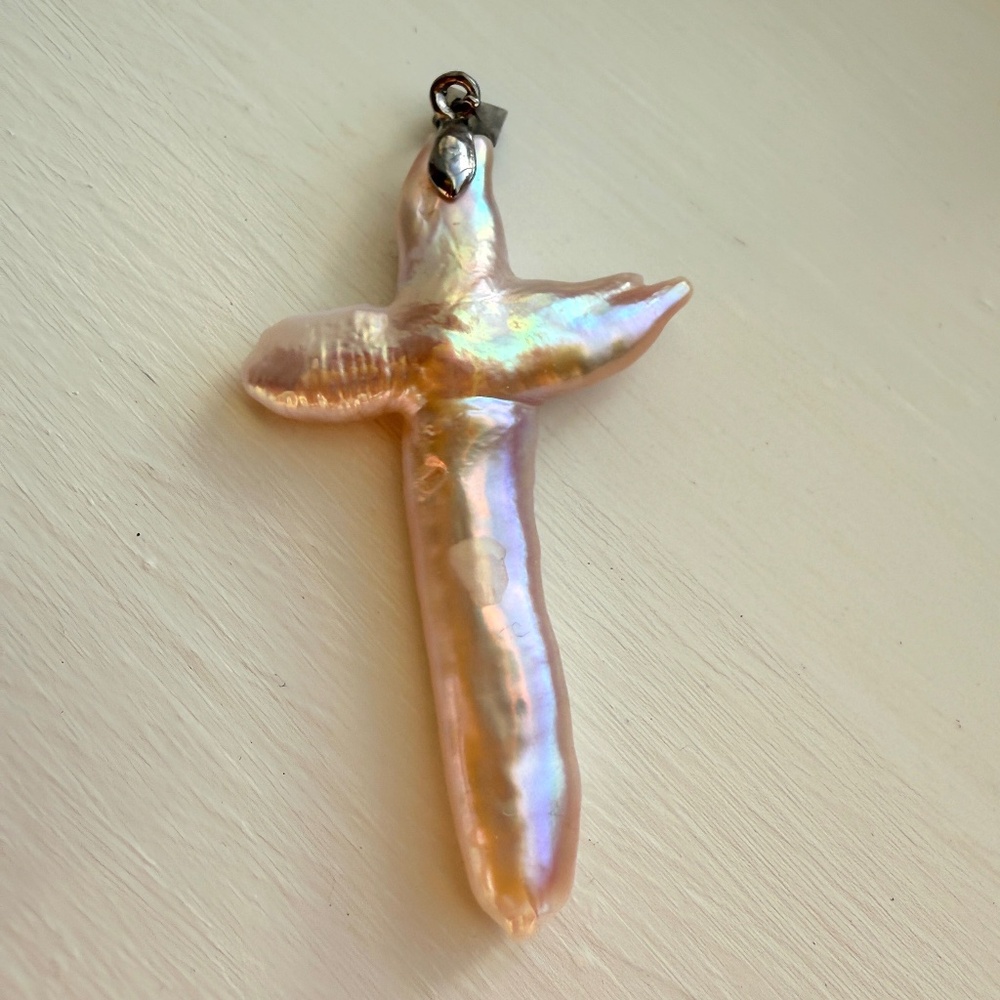 NWOT Pearl, White, Cross